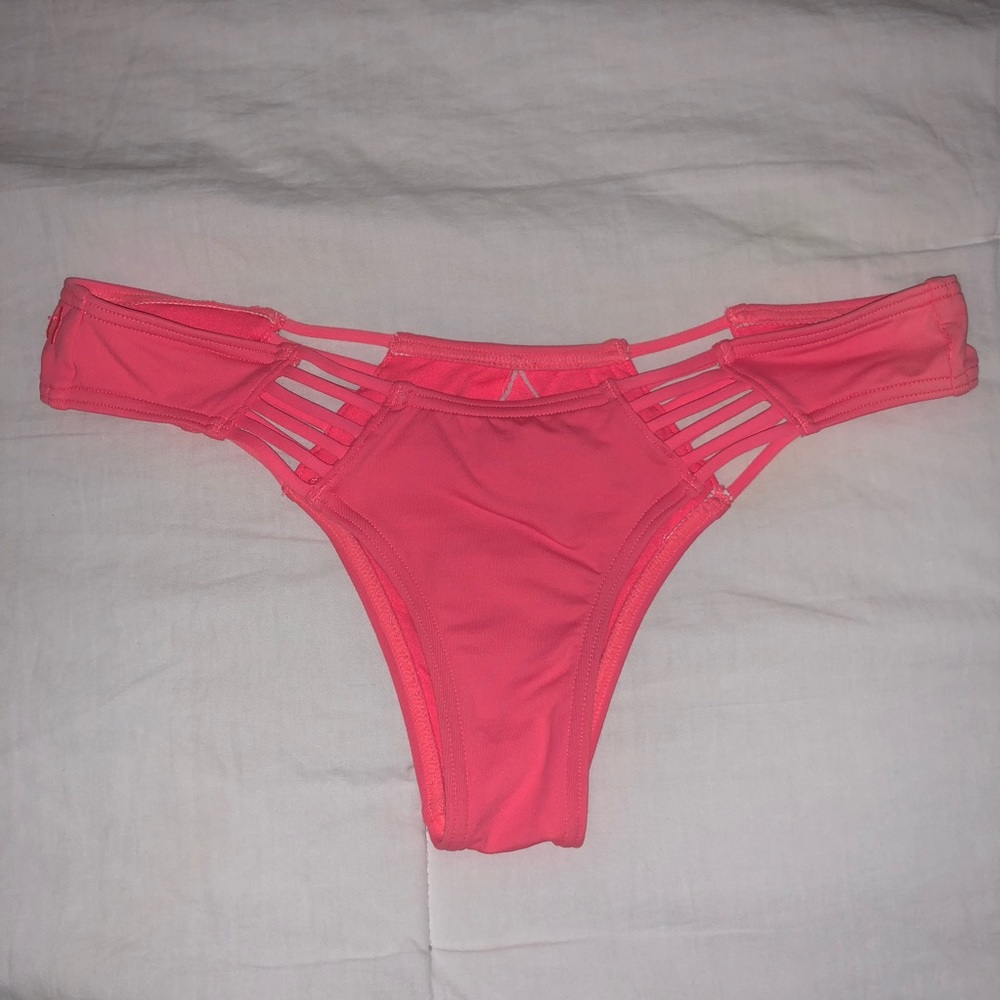 RIPCURL — pink bikini bottoms